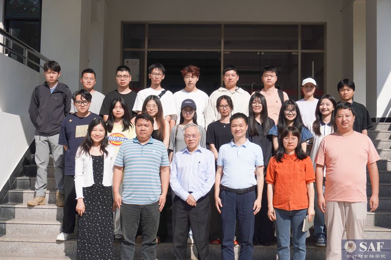 “凝聚校友力量，共筑发展纽带”...
